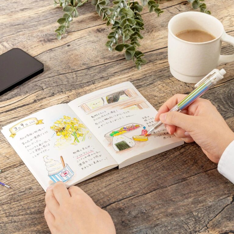 Journal créatif illustré, un espace pour donner forme à ses pensées et ses émotions