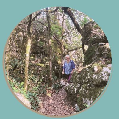 Corinne Spielewoy dans le bois de Païolive - symbole de diversité